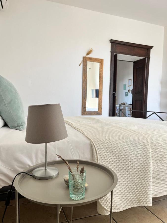 Is Scabas Guestrooms Solarussa Extérieur photo
