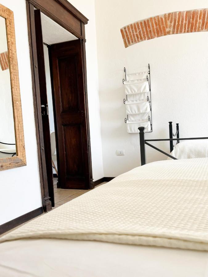 Is Scabas Guestrooms Solarussa Extérieur photo