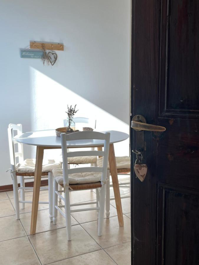 Is Scabas Guestrooms Solarussa Extérieur photo