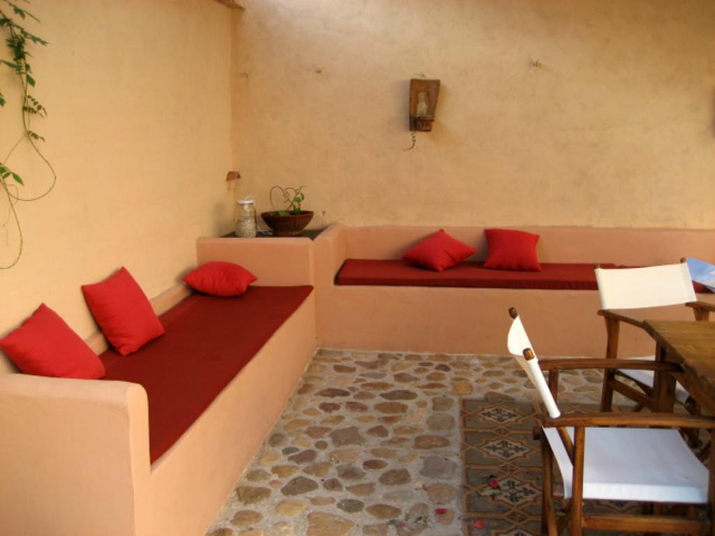 Is Scabas Guestrooms Solarussa Extérieur photo