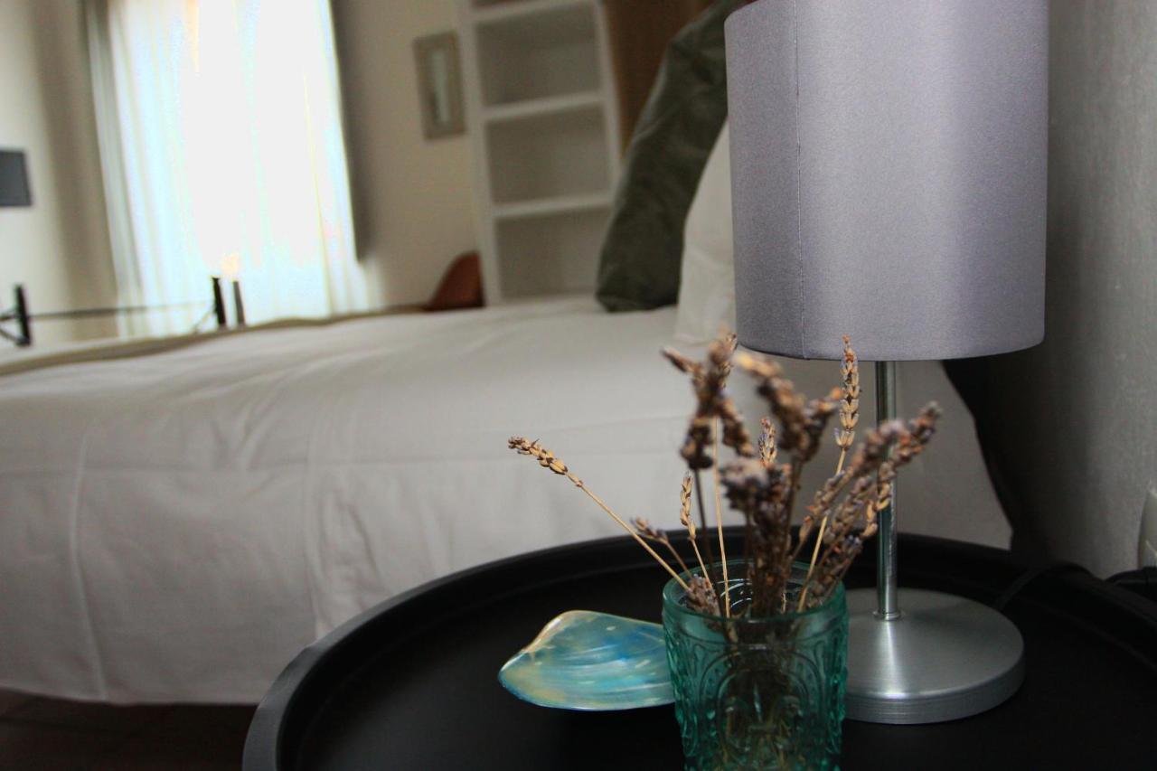 Is Scabas Guestrooms Solarussa Extérieur photo